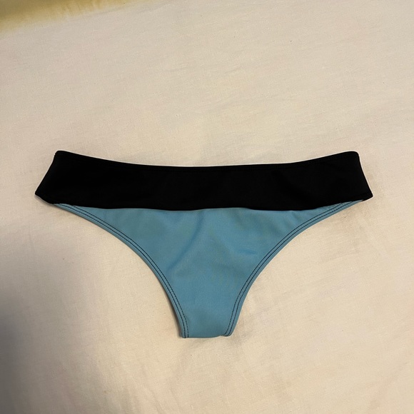 Beach Riot bikini bottoms - Picture 2 of 2